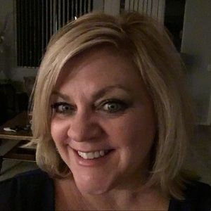 Meet your Posher, Leslie